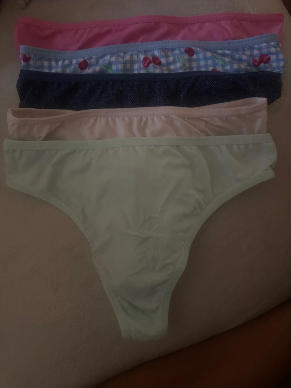 5 pack of Steve Madden thong set